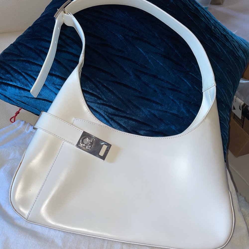 VTG white leather ferragamo shoulder bag